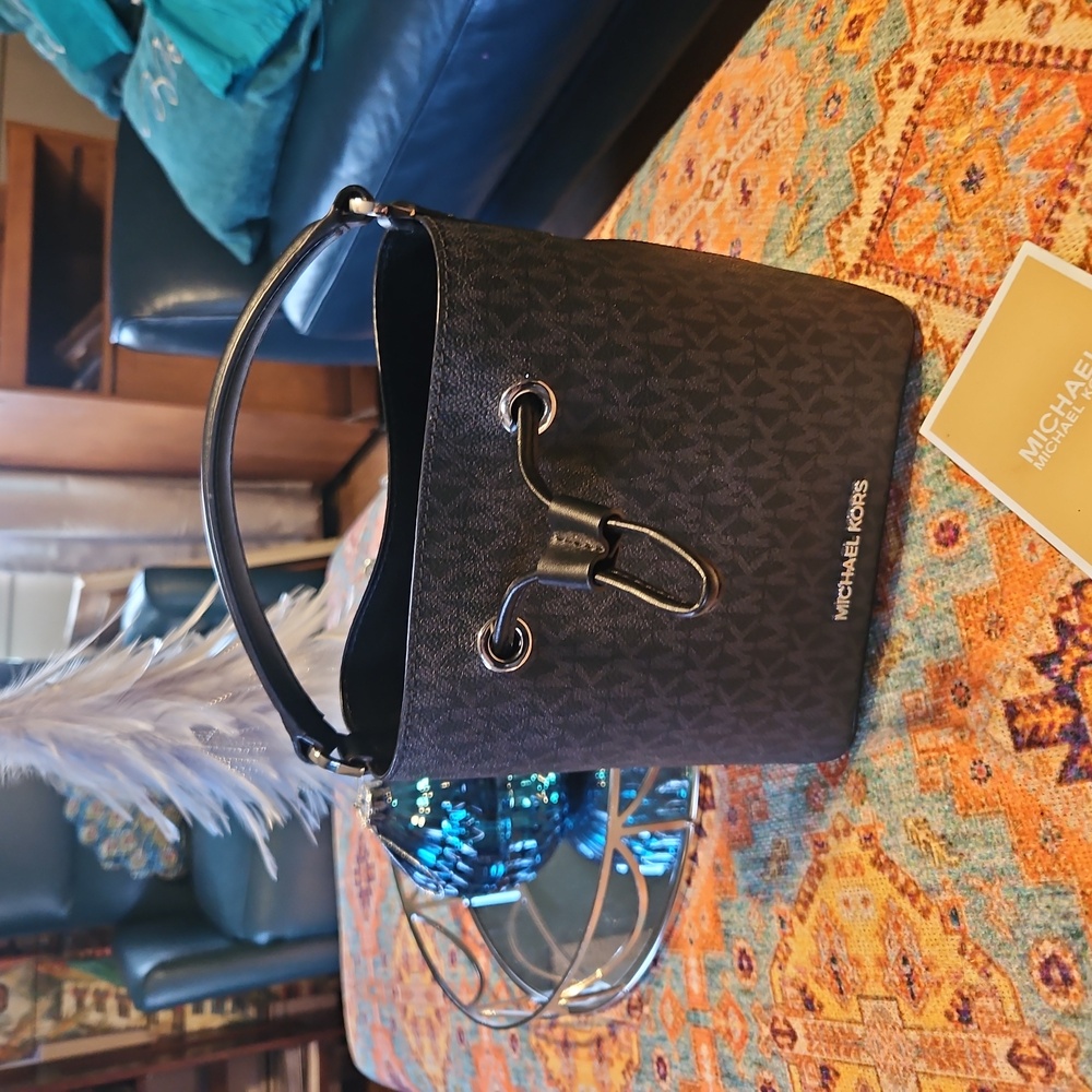Michael Kors Mini Bucket